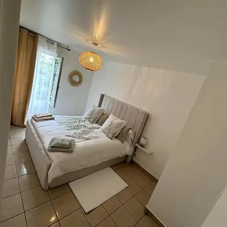 Appartamento Chez Titi Poissy Esterno foto